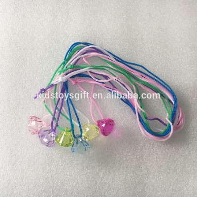 Cheaper mini plastic coloful diamond necklace, small 1.1" capsule for vending machine